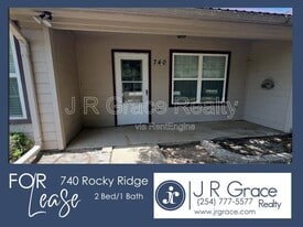 740 Rocky Ridge Flatts in Gainesville, TX - Building Photo