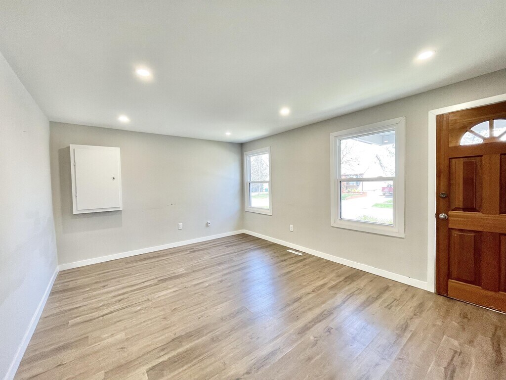 33 Dunkirk Rd Welland, ON Rental Homes and Apartments for Rent