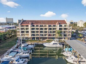 1750 Harbor Pl in South Pasadena, FL - Building Photo