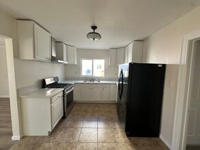 624 W 49th St in Los Angeles, CA - Building Photo - Building Photo