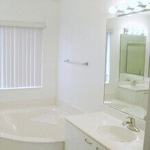 5514 NW 41st Ter in Coconut Creek, FL - Building Photo - Building Photo