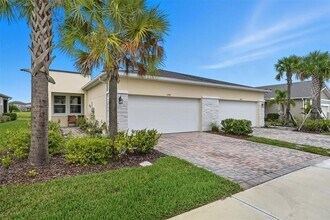 5989 Timberdale Ave in Wesley Chapel, FL - Building Photo - Building Photo