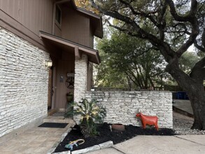 9106 Rockcrest Cir in Austin, TX - Building Photo - Building Photo