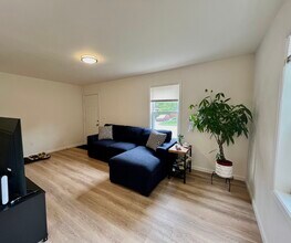 35 Ridgeview Cir, Unit 35 in New London, CT - Building Photo - Building Photo