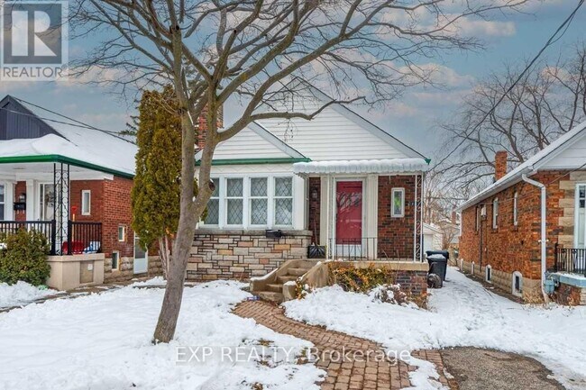 11 Fairside Ave in Toronto, ON - Building Photo - Building Photo