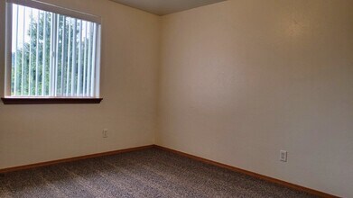 450 Maylea Pl in Canyonville, OR - Building Photo - Building Photo