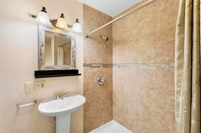 823 N Arlington Ave in DeLand, FL - Building Photo - Building Photo