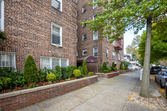 1350 Ocean Pky in Brooklyn, NY - Building Photo - Building Photo