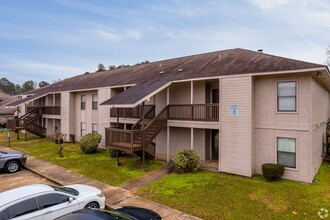 Cedar Creek Village in Shreveport, LA - Foto de edificio - Building Photo