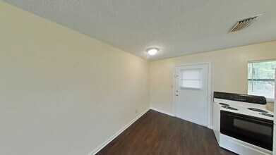 12126 SE 53rd Terrace Rd in Belleview, FL - Building Photo - Building Photo