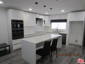 14013 Bessemer St in Los Angeles, CA - Building Photo - Building Photo