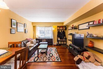 512 S 12th St in Philadelphia, PA - Building Photo - Building Photo