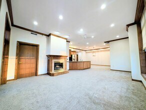 700 Main St in Pella, IA - Foto de edificio - Building Photo