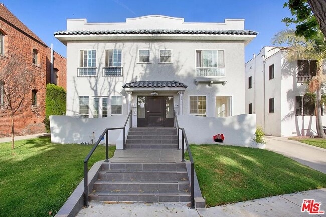 property at 1014 S Orange Dr