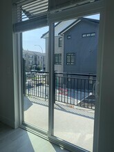 2075 Oak Meadows Dr in Surrey, BC - Building Photo - Building Photo