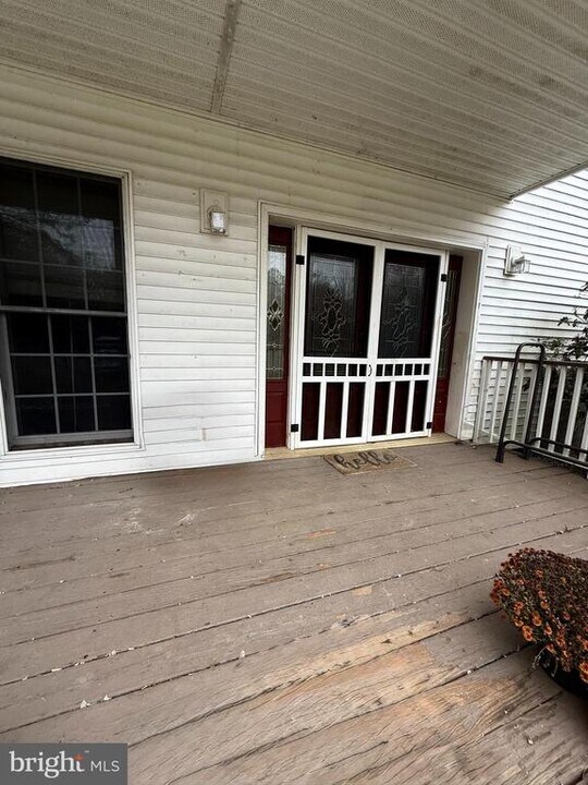 82 Linvale Rd in Ringoes, NJ - Building Photo