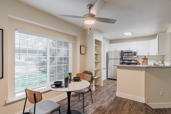 Autumn Chase in Vancouver, WA - Building Photo - Interior Photo