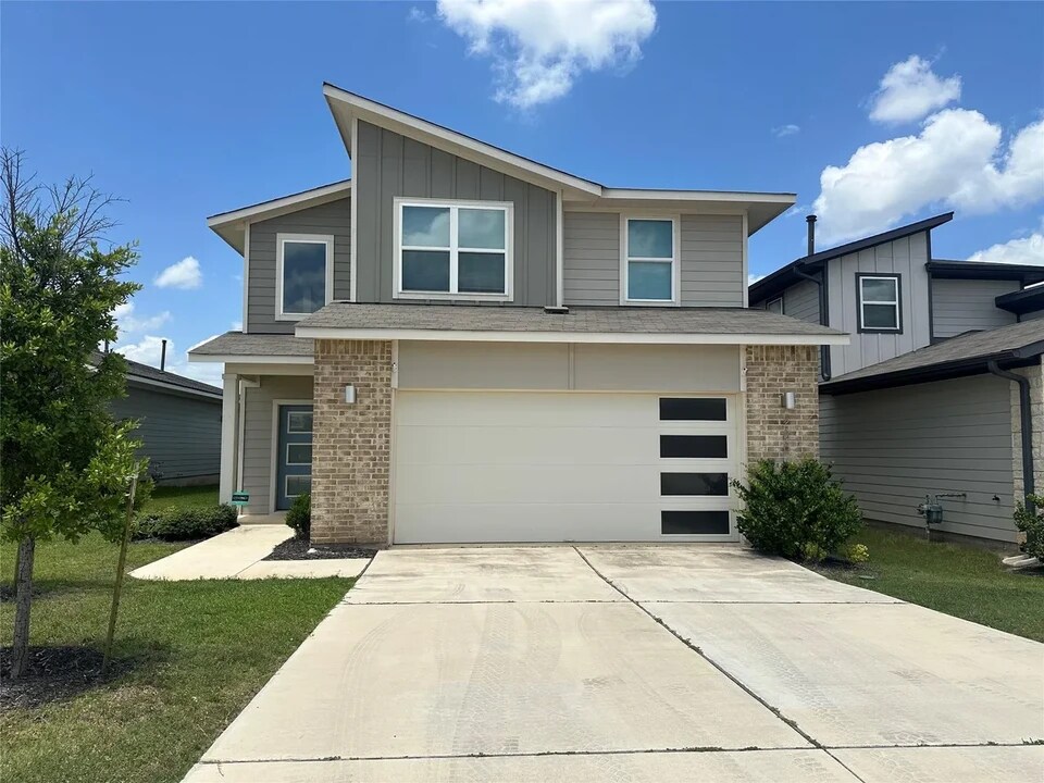 288 Deserti Rd in Leander, TX - Building Photo