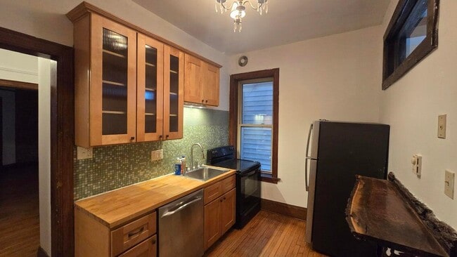 522 W National Ave