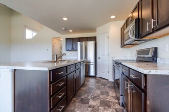 6331 Black Hills Ave in Loveland, CO - Building Photo - Building Photo