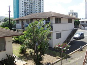 708 Olokele Ave in Honolulu, HI - Building Photo - Building Photo