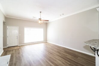 4011 Chesapeake Way in Memphis, TN - Foto de edificio - Building Photo