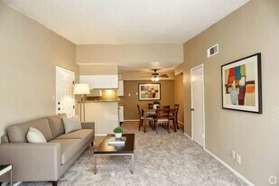 Huntington Hills Apartments in Longview, TX - Building Photo