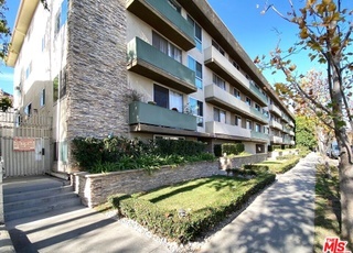 Sycamore Villas in Los Angeles, CA - Building Photo