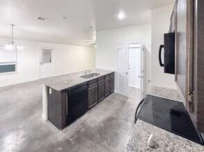 6015 Amelia Earhart Blvd in Killeen, TX - Building Photo - Building Photo