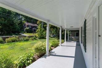 31 Main St in South Salem, NY - Building Photo - Building Photo