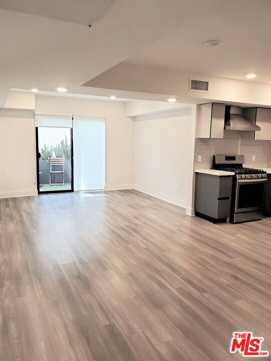 5030 Rosewood Ave in Los Angeles, CA - Building Photo - Building Photo