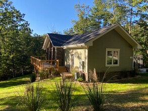 515 Lakeview Dr in Whitacre, VA - Building Photo - Building Photo