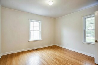 134 Warwick St SE, Unit R in Minneapolis, MN - Building Photo - Building Photo