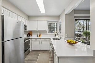 Oak Ramble in Tampa, FL - Building Photo