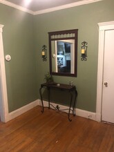 54 Marshal St, Unit 3 in Brookline, MA - Foto de edificio - Building Photo