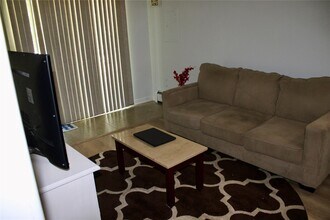 24 Chestnut Ln in Newburgh, NY - Building Photo - Building Photo