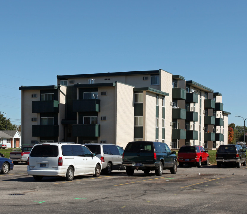 Parkview Terrace Apartments in Mishawaka, IN - Building Photo