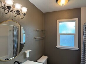 11021 Spring St in Omaha, NE - Foto de edificio - Building Photo