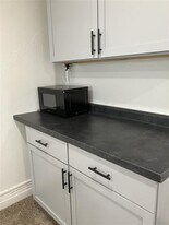 16 W Busse Ave in Mount Prospect, IL - Building Photo