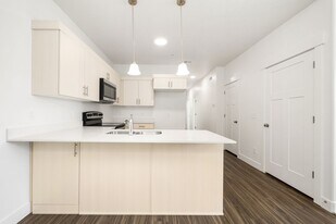 13714 S Hanley Ln in Riverton, UT - Building Photo