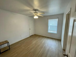 524 N Clinton Ave in Lubbock, TX - Building Photo - Building Photo