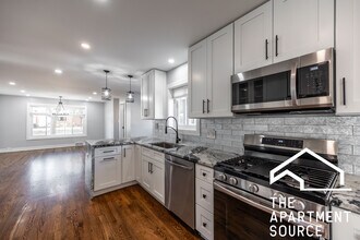 7225 E Prairie Rd in Lincolnwood, IL - Building Photo - Building Photo