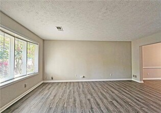 434 High Creek Trce in Roswell, GA - Building Photo - Building Photo