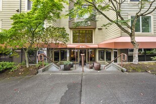 8745 Greenwood Ave N APT 207,, Unit 207 in Seattle, WA - Building Photo