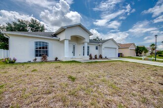 2462 Nature Pointe Loop in Ft. Myers, FL - Building Photo - Building Photo