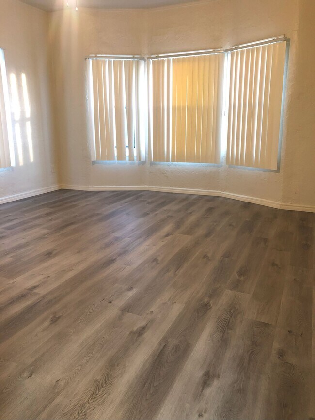 5735 Avenal Ave Rentals in Oakland, CA