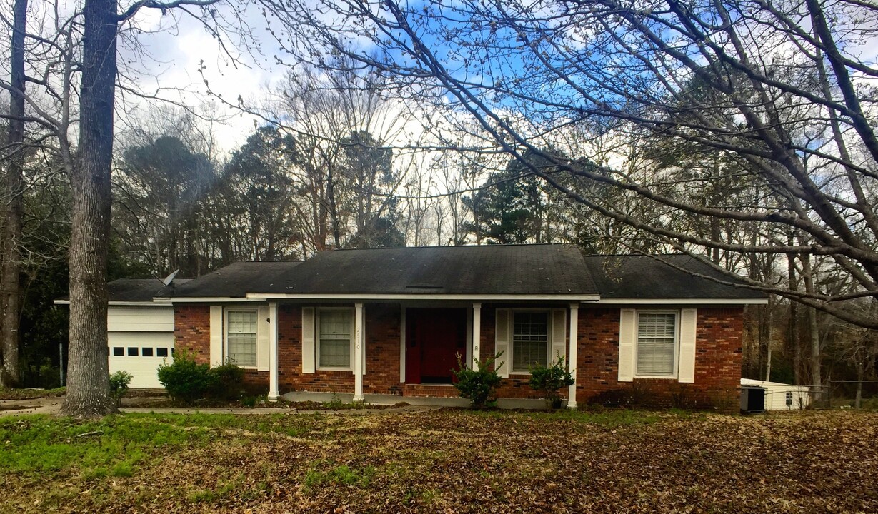 2510 Valley View Ln in Tuscaloosa, AL - Foto de edificio