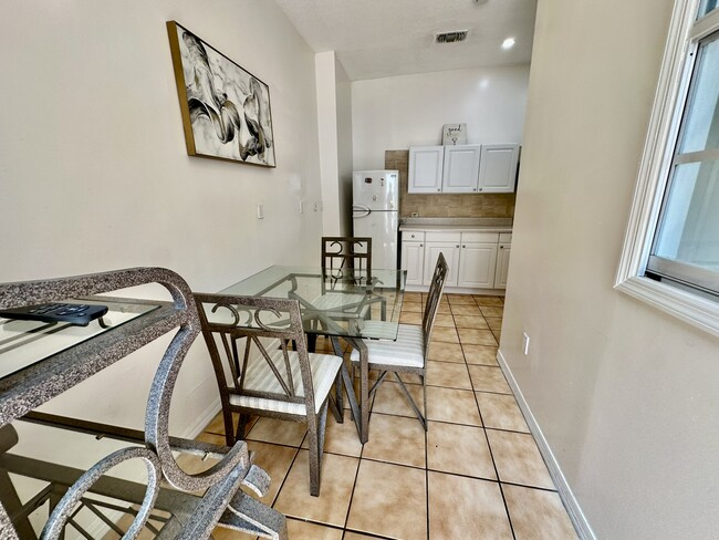 6500 SW 160th Ct in Miami, FL - Foto de edificio - Building Photo