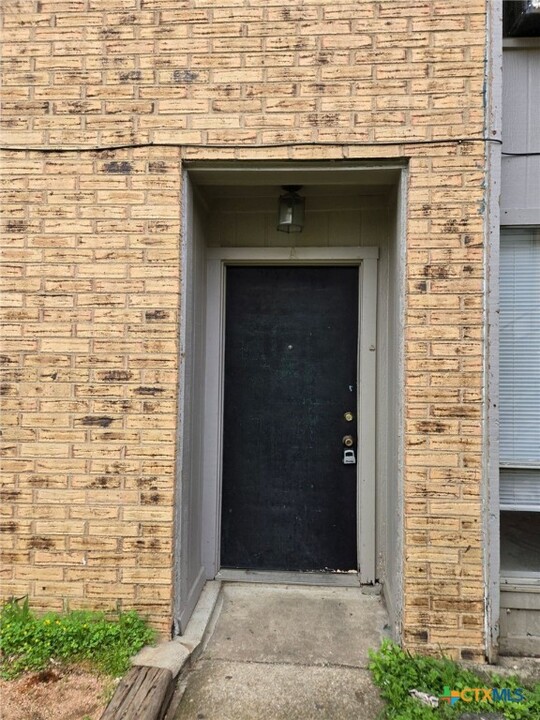 2405 Valley Forge Ave in Temple, TX - Building Photo
