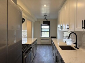 152-72 Melbourne Ave in Queens, NY - Building Photo - Building Photo